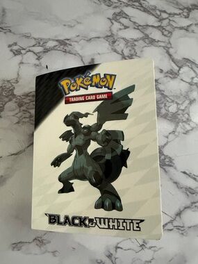 Pokémon Trading Card Game Black & White Card Holder with 30 Sleeves